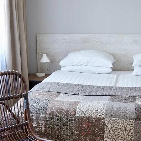 Zonne Hotel 3*